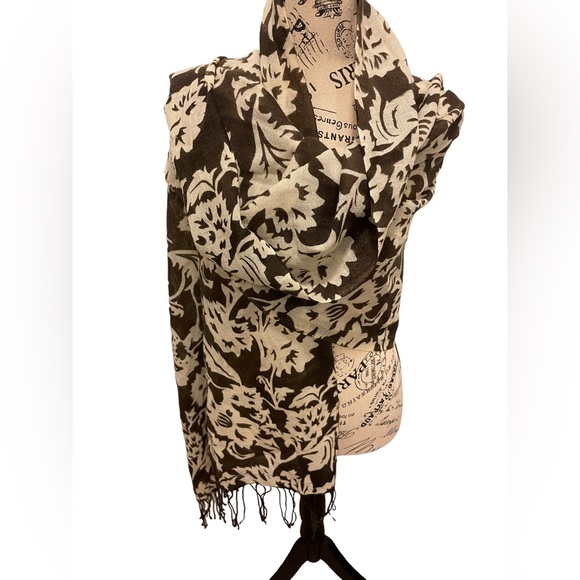 Danier 100% wool lightweight shawl scarf brown and cream - Picture 2 of 12